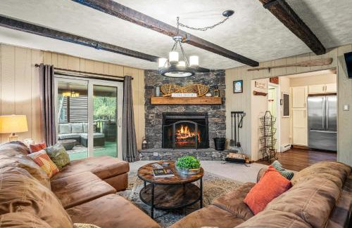 Lake Harmony Casa | Double Diamond Lodge by AvantStay Group Escape w Firepit Patio Activities