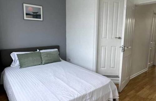 West Hill Apartamento | Double ensuite gem in a Sunshine duplex