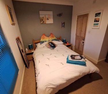 Enderby Apartamento | Double Ensuite in a colourful quirky terrace on a quiet leafy street