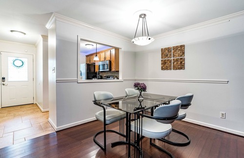 Southeast Raleigh Casa | double ensuite Raleigh townhome -starts at 2.8k/month