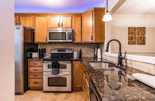 Southeast Raleigh Casa | double ensuite Raleigh townhome -starts at 2.8k/month