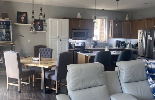 Port Stanley Casa | Double Erie Retreat Walk to the beach and restaurants in less than 5 minutes!!