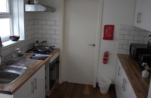 West Ham Casa | Double ground floor room near shop and metro station