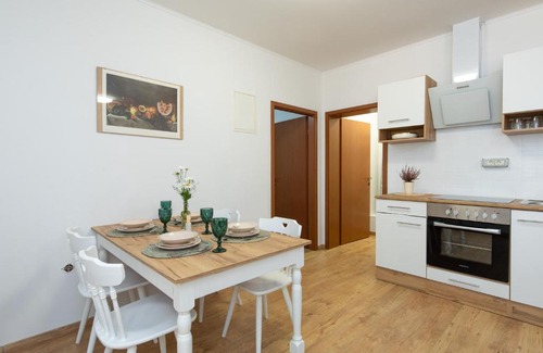 Rubesi Apartamento | Double Oak Apartment
