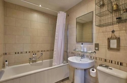 London Borough of Bromley Apartamento | Double Or Twin Room Near Cockpit Chislehurst LON