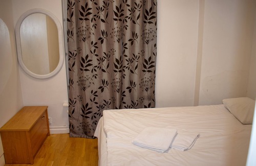 Old Town Casa | Double or Twin Room with Shared Facilities