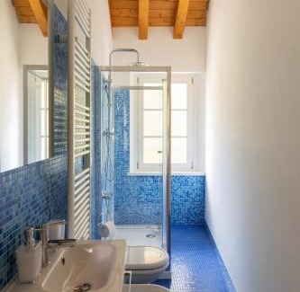 Udine Apartamento | Double Private Parking, 2 Bedrooms & 2 Bathrooms - Elegant Apartment in Old Town