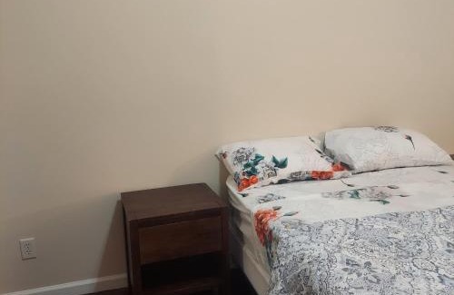 Jersey City Casa | Double queen room 6 minutes walk to Penn station NYC EWR