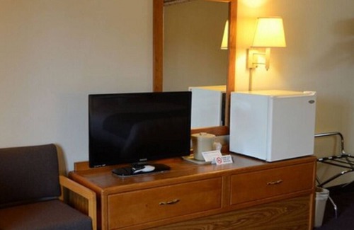 Thorp Casa | Double Queen Room at FairBridge Inn & Suites Thorp