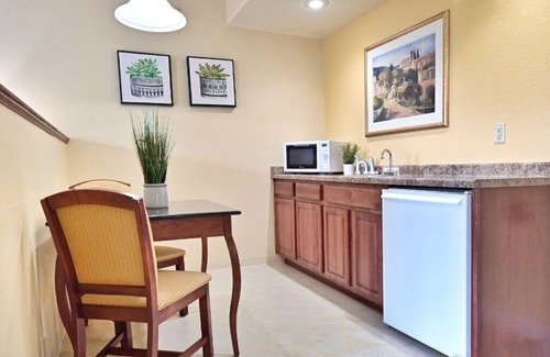 Pembine Apartamento | Double Queen Suite | Onsite Amenities | Year-Round