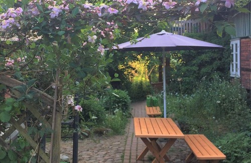 Amt Neuhaus Apartamento | Double room romantic view of the forest - Privelacker Paradiesgarten