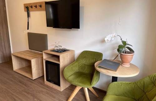 Wolf Cama Y Desayuno | Double room 8 - Gäste- und Weinhaus Haus Schatzgarten