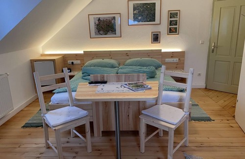 Vorderstoder Otro | Habitación doble "Alpenblumen" con baño, WC - Baby- y Kinderbauernhof Zamsegg