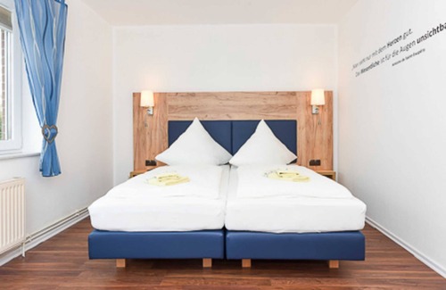 Altharlingersiel Casa | Double room C - Huus an't Deep in Altharlingersiel