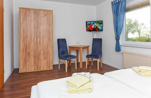 Altharlingersiel Casa | Double room C - Huus an't Deep in Altharlingersiel