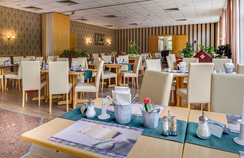 Brielow Casa | Double room comfort with lake view (balcony or terrace) - Seehotel Brandenburg.