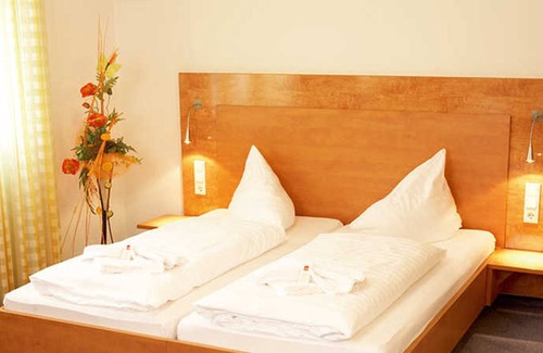 Rust Cabaña | Habitación doble confort con WC y ducha incl. Desayuno - Hotel Restaurant Löwen