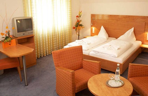 Rust Cabaña | Habitación doble confort con WC y ducha incl. Desayuno - Hotel Restaurant Löwen