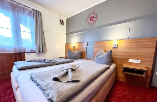 Hagnau Casa | Double room with extra bed balcony/lake view