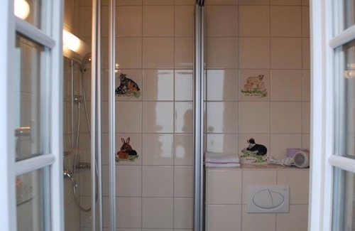 Vorderstoder Otro | Habitación doble "animales de granja" con baño / WC - granja para bebés y niños Zamsegg