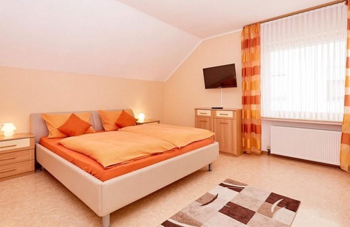 Kueser Plateau Cama Y Desayuno | Habitación doble ducha / WC / TV - Gästehaus Esslinger
