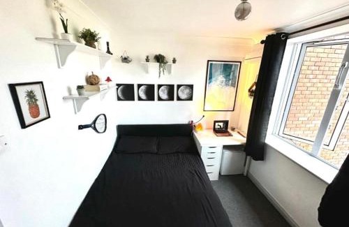 North Wall Casa | Double Room in a Cozy shared apartment, Custom House Harbour Apartments