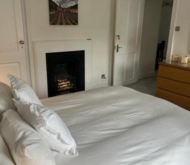 Blandford Saint Mary Casa | Double Room in Georgian Masionette