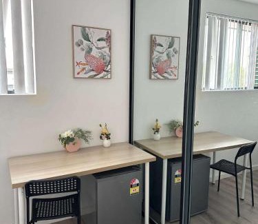 Guildford West Casa | Double Room in Guildford West - Near Parks & Eateries - Explore with Ease - Shared Bathroom