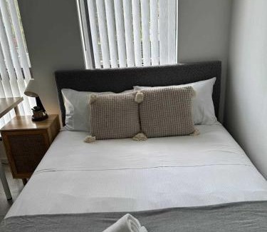 Guildford West Casa | Double Room in Guildford West - Near Parks & Eateries - Explore with Ease - Shared Bathroom