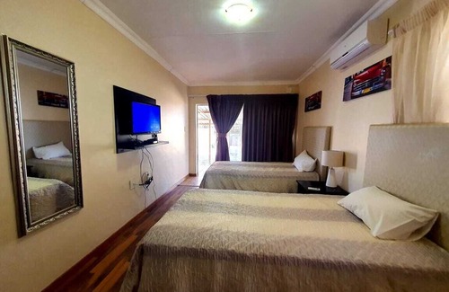 Mahikeng Casa | Double Room in one of the select guesthouses in Mahikeng