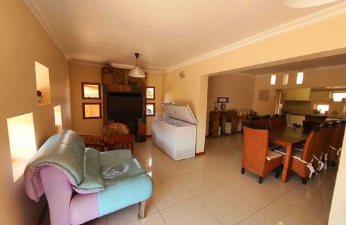 Mahikeng Casa | Double Room in one of the select guesthouses in Mahikeng