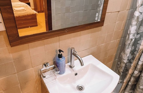 Labone Hotel | Double room on Oxford street