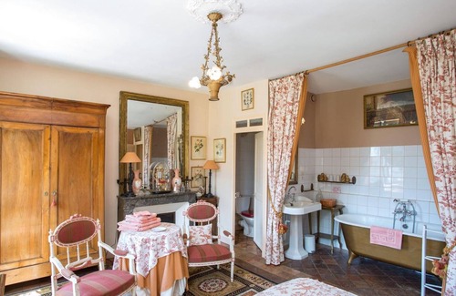 Suevres Cama Y Desayuno | Habitacion Doble-Baño Privado-Vista al Jardín-Sévigné