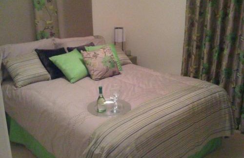 Harlington Casa | Double Room private shower room - deg-yr