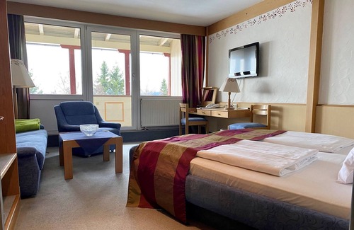 Fichtelberg Apartamento | Double room, shower, toilet, balcony - WAGNER'S Hotel and Restaurant Schönblick