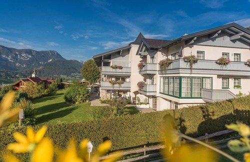 Haus im Ennstal Cabaña | Double room standard breakfast - Cafe Pension Kitzer