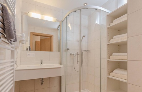 Haus im Ennstal Cabaña | Double room standard half board - Cafe Pension Kitzer
