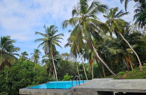 Mallawapitiya Villa | Double Room with Balcony - The Hideaway Kurunegala Sri Lanka