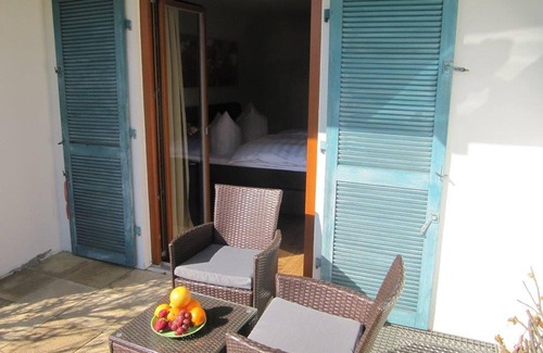 Nonnenhorn Apartamento | Double room with kitchenette and sofa bed