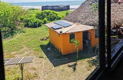Poneloya Apartamento | Habitación Doble con Baño Privado y Vistas a la Montaña