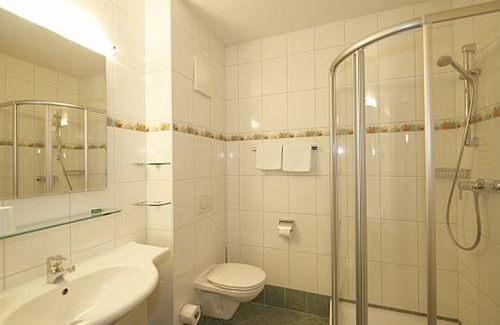 Sankt Michael im Lungau Otro | Double room with shower, WC - Blasiwirt, Landgut