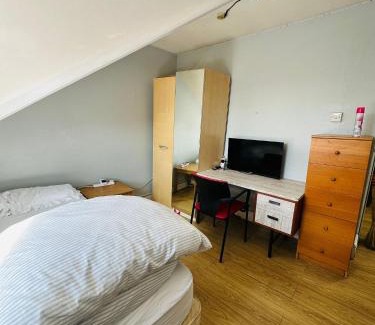 Poole Apartamento | Double Room with share