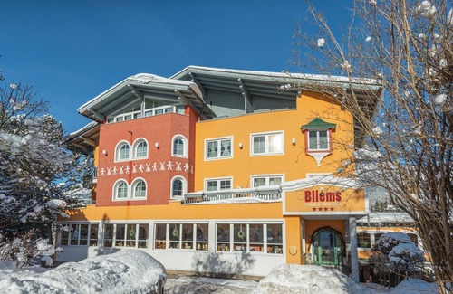 Haus im Ennstal Casa | Double room with shower or bath, toilet - Bliems Familienhotel/Schladming-Dachstein