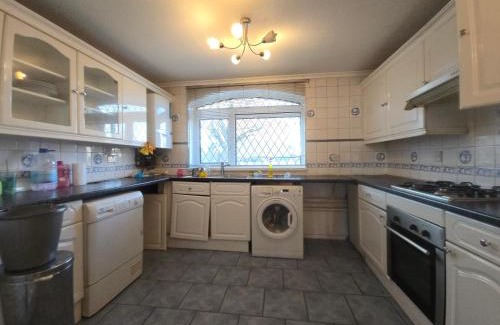 Slough Casa | Double Rooms House Share in Slough