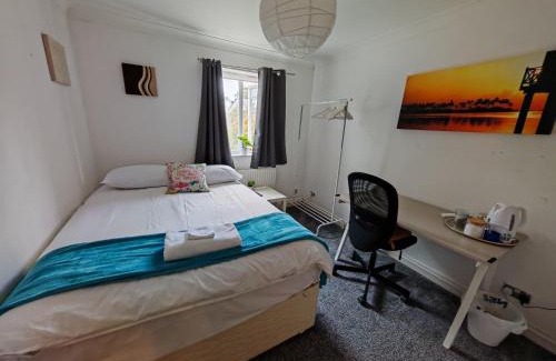 Bournemouth Casa | Double Rooms near Bournemouth Hospital ensuite or shared bathroom options