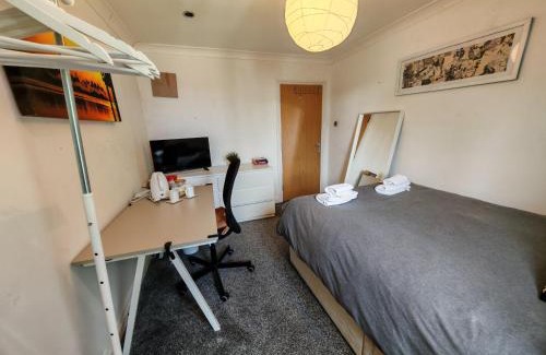 Bournemouth Casa | Double Rooms near Bournemouth Hospital ensuite or shared bathroom options