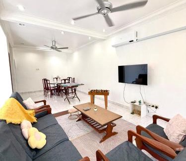 Taman Kota Laksamana Casa | Double Storey 4 room - Walk to Jonker Street #9pax