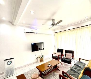 Taman Kota Laksamana Casa | Double Storey 4 room - Walk to Jonker Street #9pax