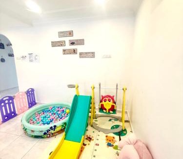 Bukit Baru Casa | Double Storey 5 room Bukit Beruang -18pax