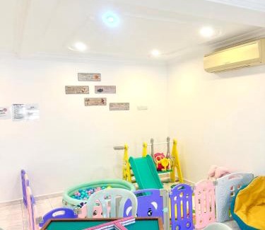 Bukit Baru Casa | Double Storey 5 room Bukit Beruang -18pax